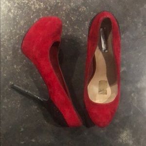 Red pumps